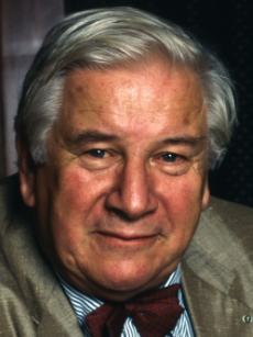 Sir Peter Ustinov - By Allan Warren (Own work http://allanwarren.com) [CC BY-SA 3.0 (http://creativecommons.org/licenses/by-sa/3.0)], via Wikimedia Commons