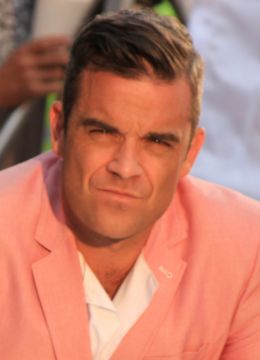 Robbie Williams - By Maria Andronic  Uploaded by MyCanon (Robbie Williams) [CC BY-SA 2.0 (http://creativecommons.org/licenses/by-sa/2.0)], via Wikimedia Commons