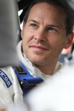 Jacques Villeneuve - By Legends Of Motorsports (MT Drivers Sat-9  Uploaded by Spyder_Monkey) [CC BY-SA 2.0 (http://creativecommons.org/licenses/by-sa/2.0)], via Wikimedia Commons