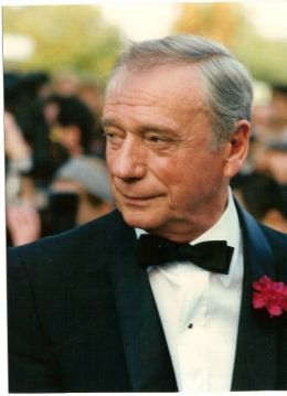 Yves Montand - Georges Biard [CC BY-SA 3.0 (http://creativecommons.org/licenses/by-sa/3.0)], via Wikimedia Commons