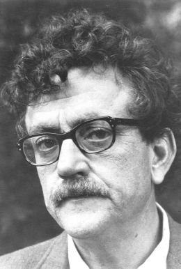 Kurt Vonnegut jr. - By WNET-TV/ PBS (eBay front back) [Public domain], via Wikimedia Commons