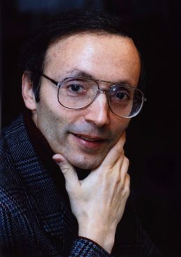 Erich Segal - By Karen Segal (Own work) [CC BY-SA 3.0 (http://creativecommons.org/licenses/by-sa/3.0)], via Wikimedia Commons
